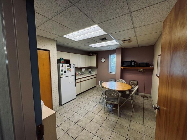 More Photos Of 292 Waterman Ave, Smithfield Office For Sale