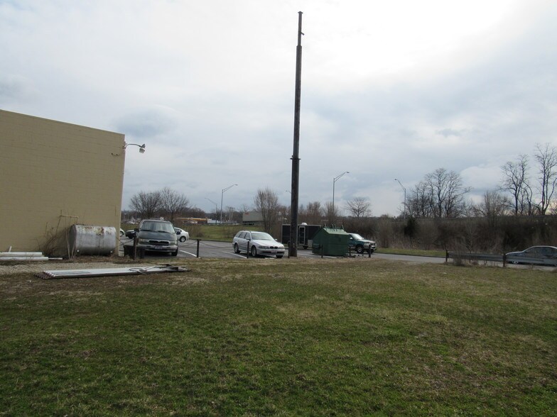 More Photos Of 4794 S Dixie Dr, Dayton Auto Repair For Lease