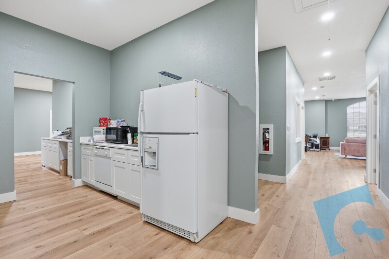 More Photos Of 7956 Davis Blvd, North Richland Hills Medical For Sale