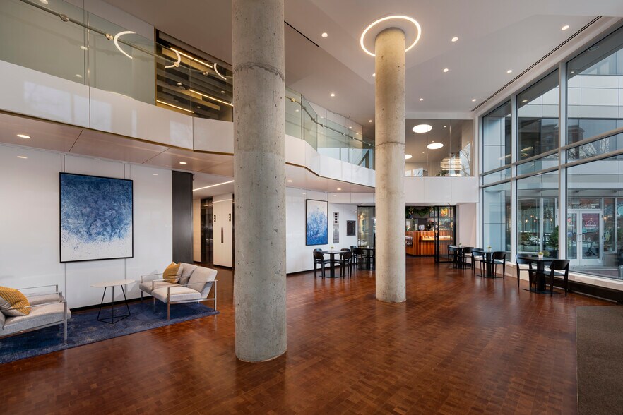 More Photos Of 3033 Wilson Blvd, Arlington Office For Lease