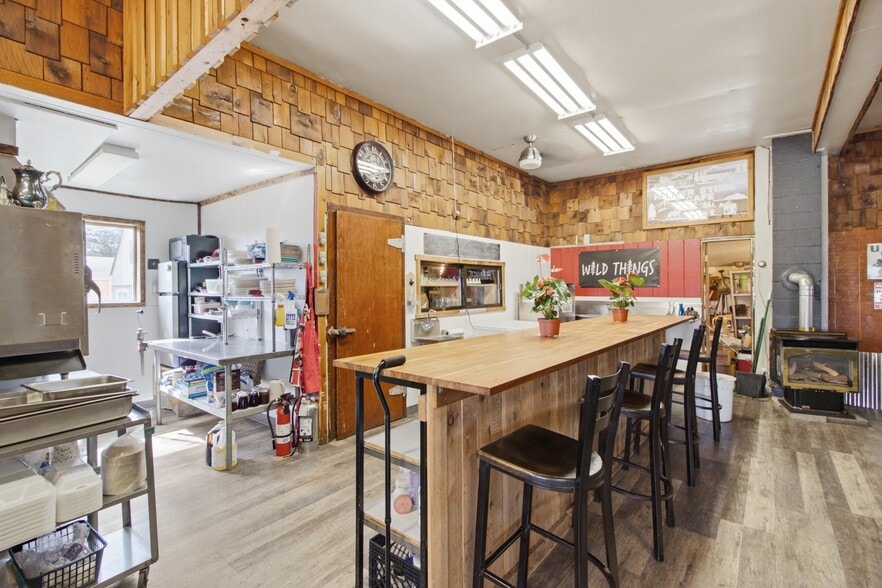 More Photos Of 5588 Highway 8, Deary General Retail For Sale