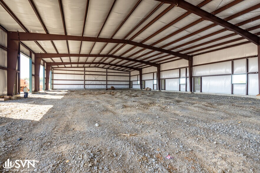 More Photos Of 1010 Gilberts Creek Rd, Lawrenceburg Warehouse For Lease
