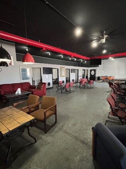 More Photos Of 2804 W Michigan Ave, Kalamazoo Storefront For Lease