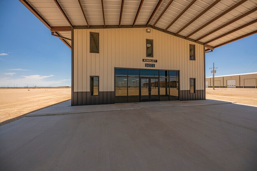 More Photos Of 16571 W Basin S, Odessa Warehouse For Sale