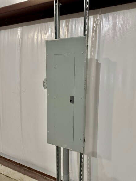 More Photos Of 5700 Eastside Parkway Dr, Gas City Light Distribution For Lease