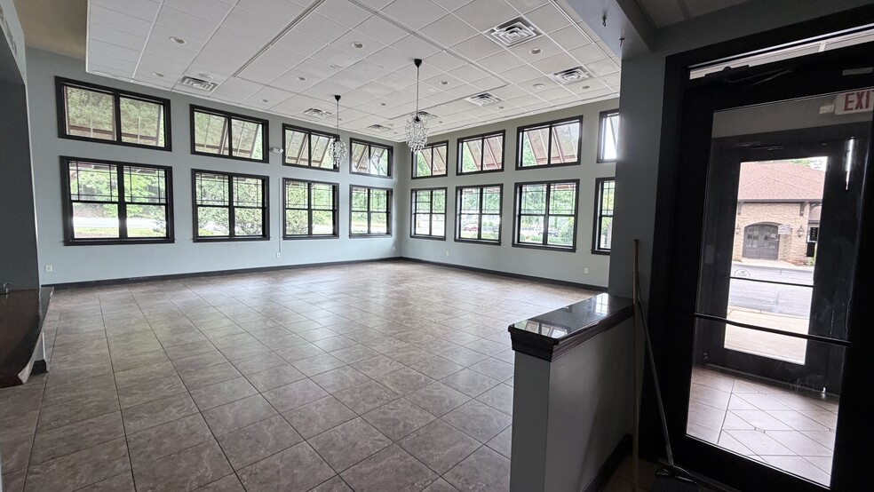 More Photos Of 912 S Batesville Rd, Greer Restaurant For Lease