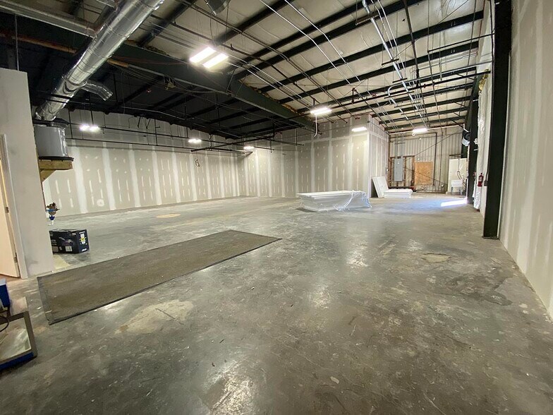 More Photos Of 2815 W Market St, Johnson City Freestanding For Lease