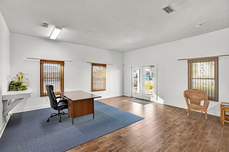 More Photos Of 803 3rd St N, Jacksonville Beach Storefront Retail Residential For Sale