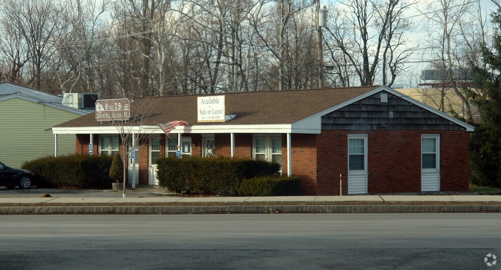 More Photos Of 125 W Seneca St, Manlius Office For Lease