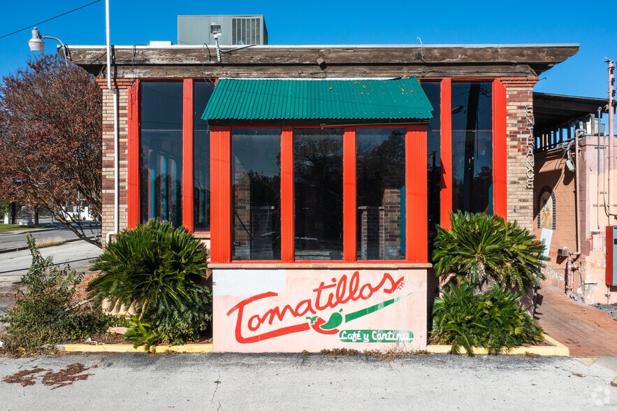 More Photos Of 3210 Broadway St, San Antonio Restaurant For Lease