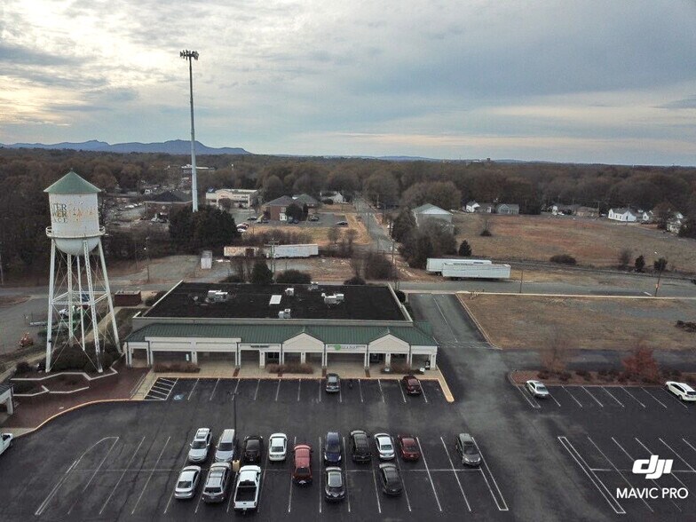 More Photos Of 258-260 E Garrison Blvd, Gastonia Storefront Retail Office For Lease