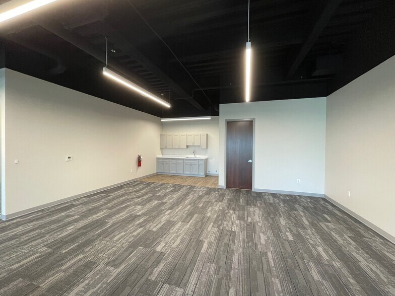 More Photos Of 2100 W Pleasant Grove Blvd, Pleasant Grove Office For Lease