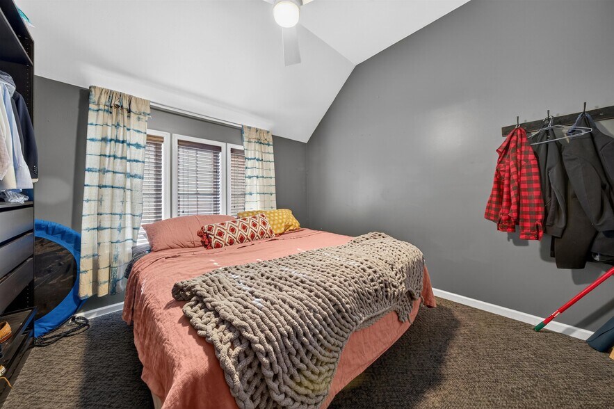 More Photos Of 531 Route 32, Highland Mills Office For Sale