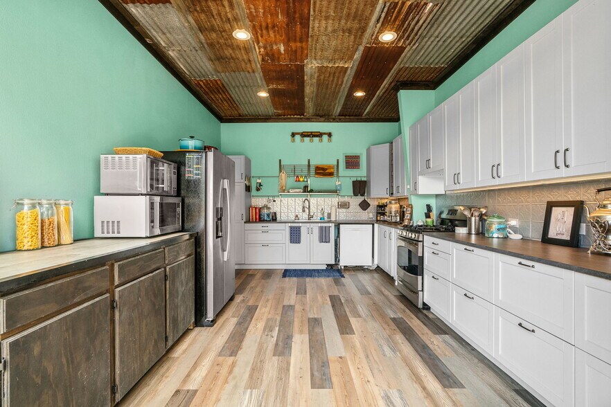 More Photos Of 7394 Creek Rd, Dripping Springs Trailer Camper Park For Sale