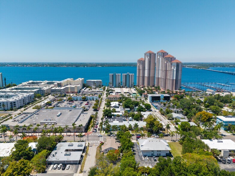 More Photos Of 2135 Mcgregor Blvd, Fort Myers Hospitality For Sale
