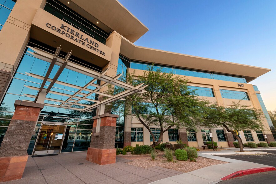 More Photos Of 7047 E Greenway Pky, Scottsdale Office For Lease