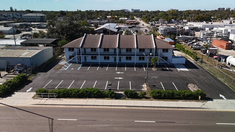 Primary Photo Of 2700 Evans Ave, Fort Myers Light Manufacturing For Lease