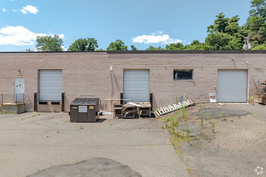 More Photos Of 925 Sherman Ave, Hamden Warehouse For Lease