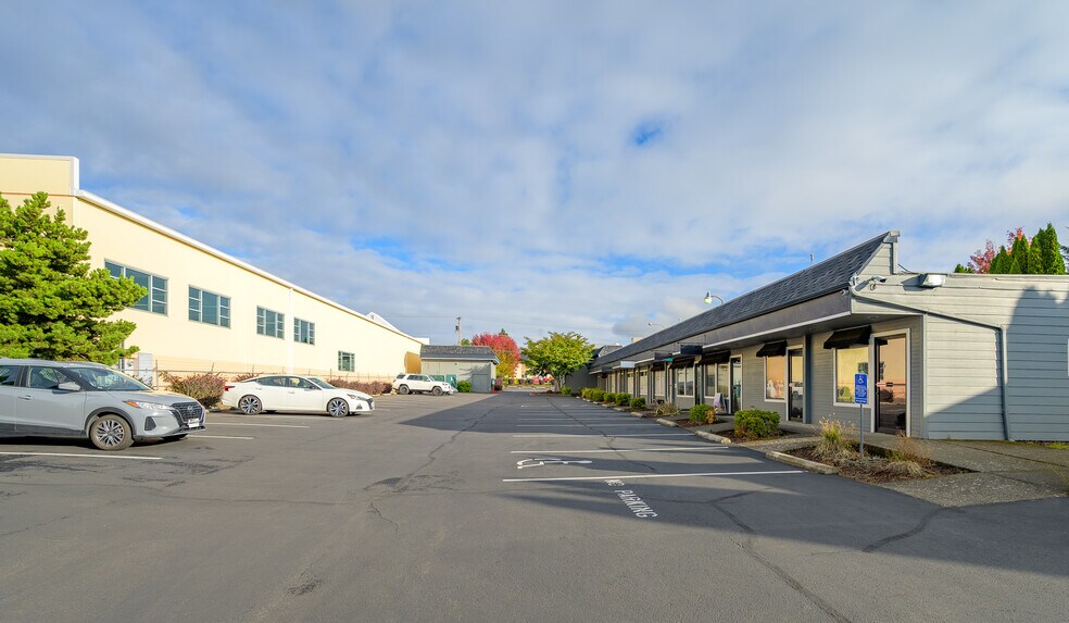 More Photos Of 2316 E Portland Rd, Newberg Storefront Retail Office For Sale