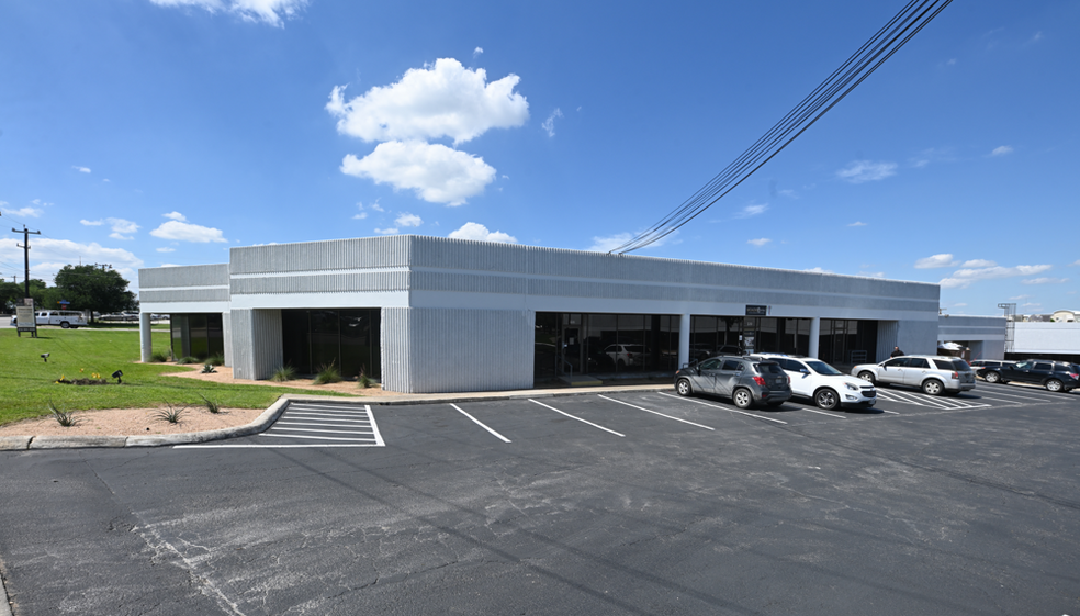 Primary Photo Of 300 E Ramsey Rd, San Antonio Research And Development For Lease