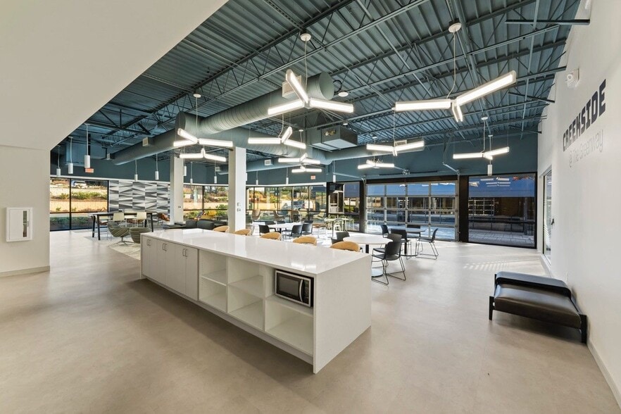 More Photos Of 7500 E Independence Blvd, Charlotte Unknown For Lease