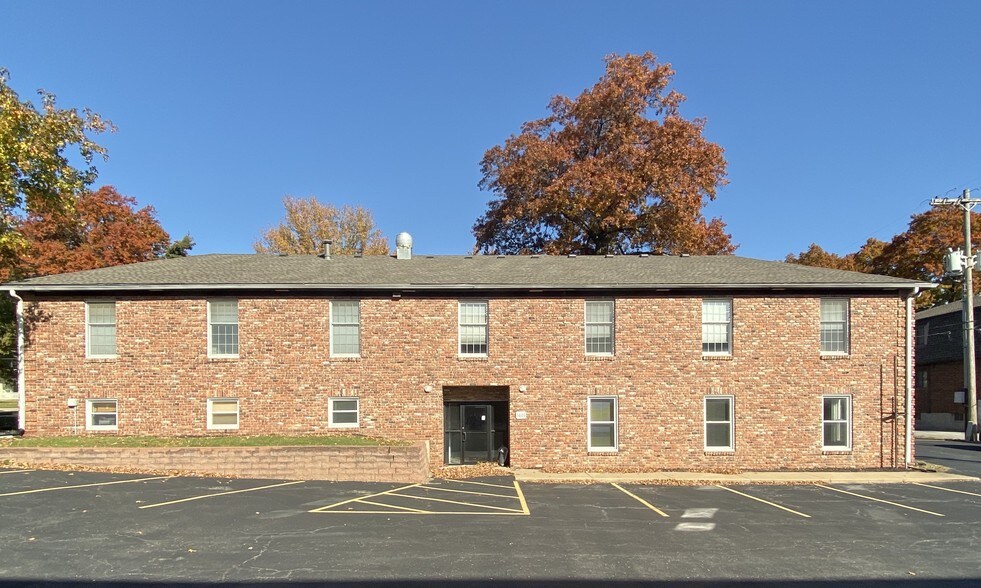 More Photos Of 5809 Reeds Rd, Mission Medical For Sale