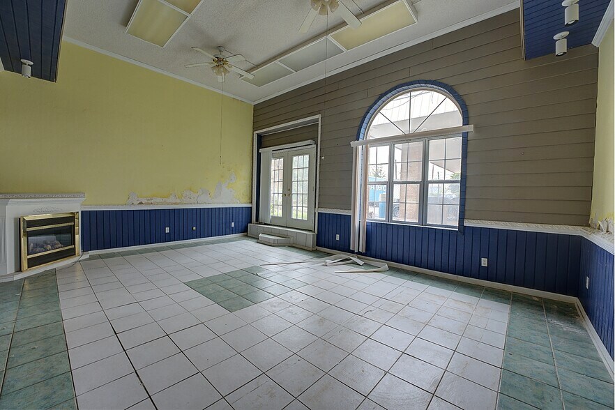 More Photos Of 406 N State Line Ave, Texarkana Storefront Retail Residential For Lease