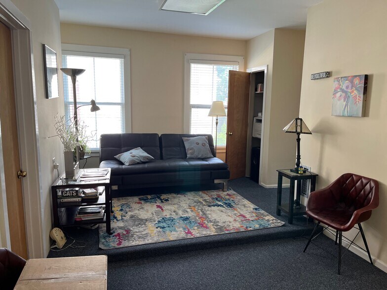 More Photos Of 9 Berkeley St, Norwalk Office Residential For Lease