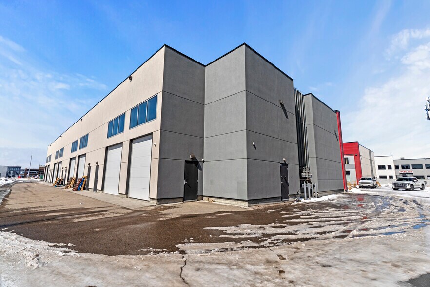 More Photos Of 10960 42 St NE, Calgary Storefront For Sale