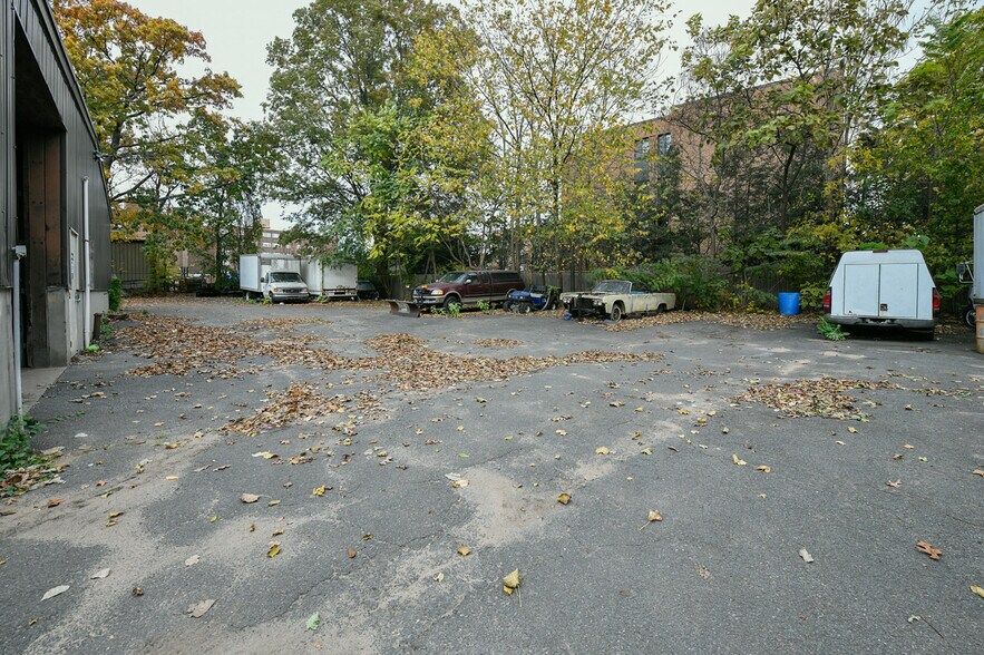 More Photos Of 438-440 Main St, East Hartford Auto Repair For Sale