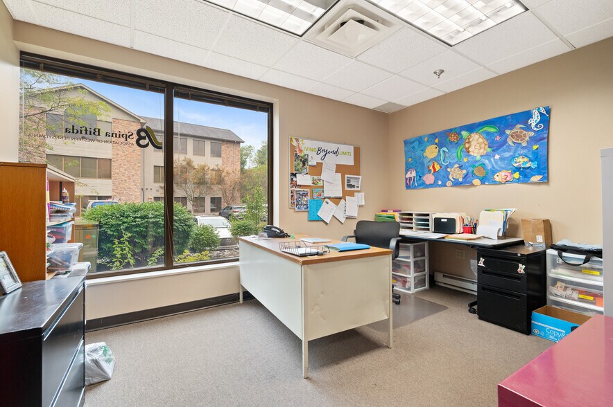More Photos Of 3000 Stonewood Dr, Wexford Office For Lease