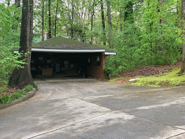 More Photos Of 2228 Scenic Dr, Snellville Office Residential For Sale