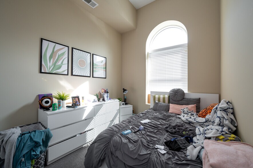 More Photos Of 3140 S Indiana Ave, Chicago Apartments For Sale