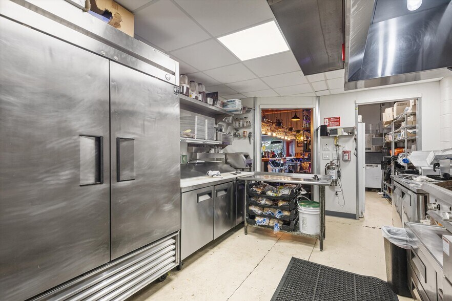 More Photos Of 1330 NE Highway 101, Lincoln City Restaurant For Sale