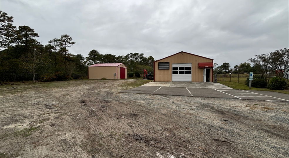 More Photos Of 21435 US Highway 17, Hampstead Service For Lease