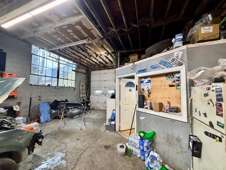 More Photos Of 28 Stone St, Stamford Industrial For Sale