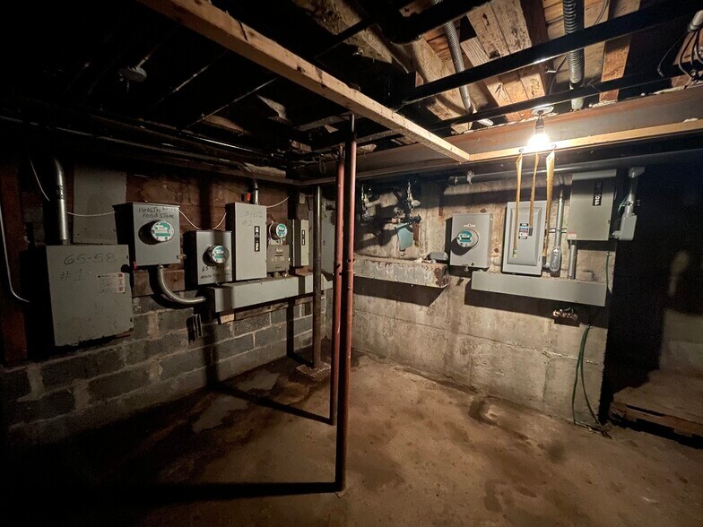 More Photos Of 6564 Fresh Meadow Ln, Fresh Meadows Storefront For Sale