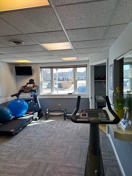 More Photos Of 40 S River Rd, Bedford Medical For Sale