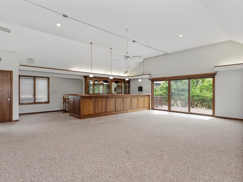 More Photos Of 22660 S Harlem Ave, Frankfort Flex For Sale