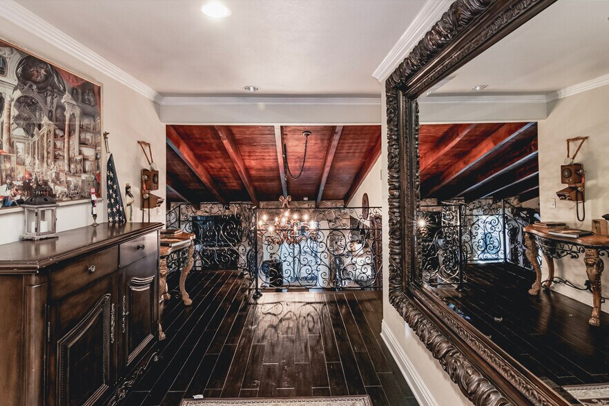 More Photos Of 365 S Mohler Dr, Anaheim Specialty For Sale