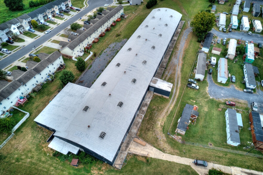 More Photos Of 110 McCauley Dr, Timberville Warehouse For Lease