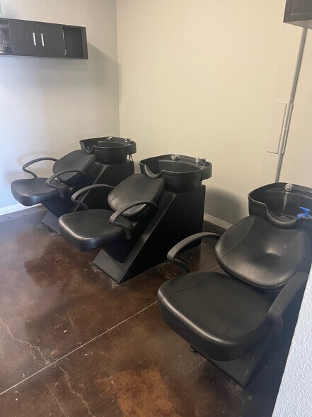 More Photos Of 238 N Loop 1604 E, San Antonio Unknown For Lease