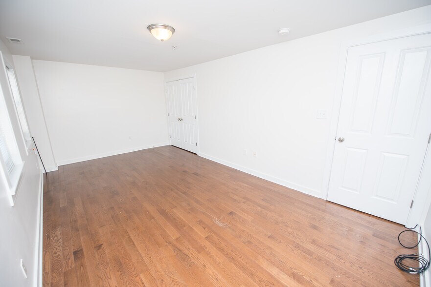 More Photos Of 803-807 Washington Blvd, Baltimore Storefront Retail Residential For Lease