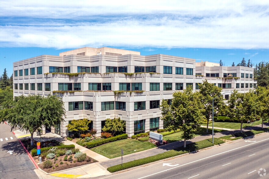 Primary Photo Of 5-9 River Park Pl, Fresno Office For Lease
