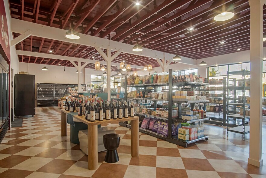 More Photos Of 224-228 N Avenue 50, Los Angeles Storefront For Lease