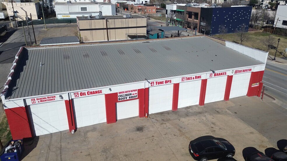 Primary Photo Of 1016 S Main St, Fort Worth Auto Repair For Sale