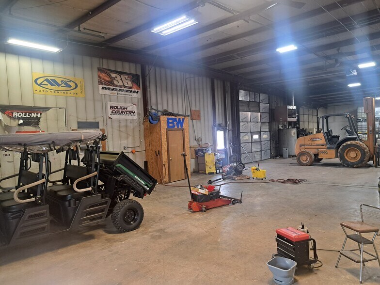 More Photos Of 4602 N US Highway 63, West Plains Flex For Sale