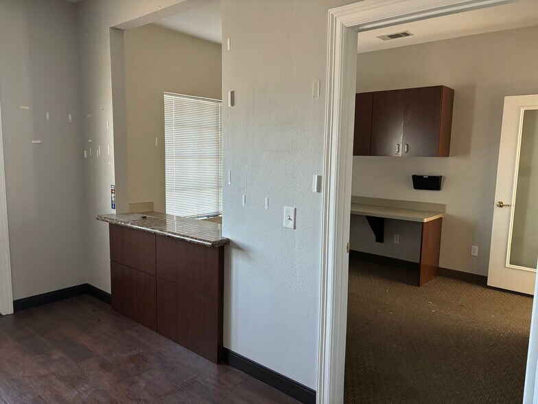 More Photos Of 649 Alsbury Blvd, Burleson Medical For Lease