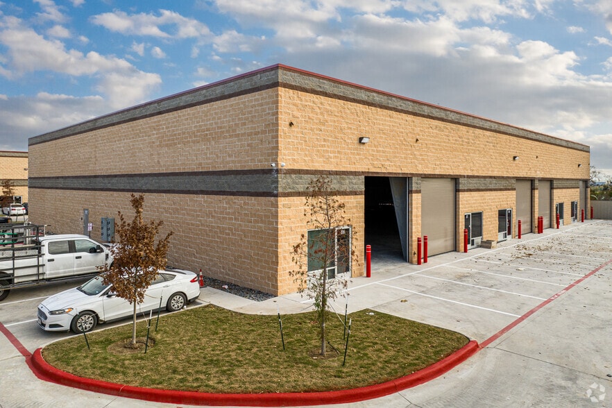 More Photos Of 985 E State Hwy 121, Lewisville Unknown For Lease