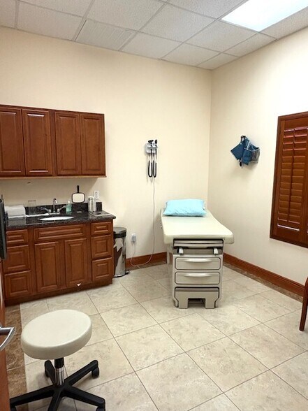 More Photos Of 1608 S Apollo Blvd, Melbourne Medical For Sale